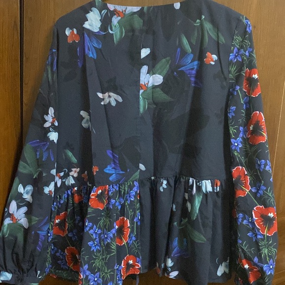 French connection - large floral blouse - Picture 2 of 4